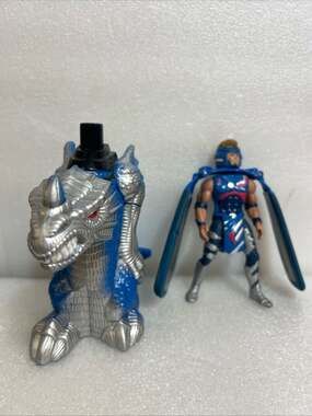 Vintage 1995 Galoob Dragon Flyz Z'Neth Action Figure with Blue Dragon Launcher